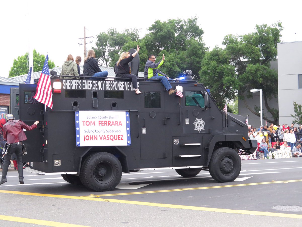 SupeVasquez's tweet photo. Had a great morning at the #Vacavillle #FiestaDays parade. Hope you all enjoy the rest of the weekend festivities. Thank you @SolanoSheriff for providing transportation. https://t.co/yIln84Jrjv