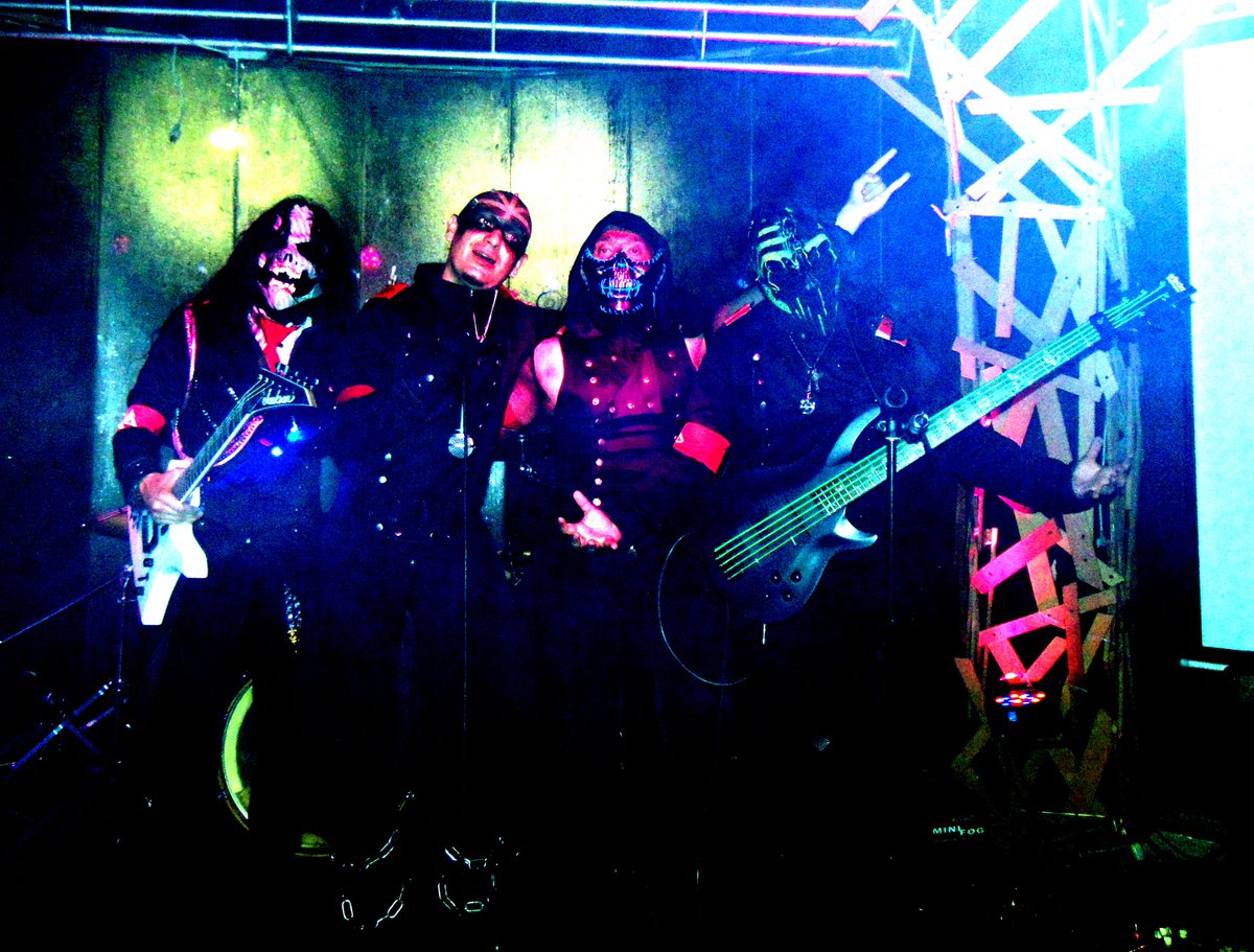 UFOLOGYBAND's tweet photo. Algo de lo vivido el pasado 11 de Mayo en el concierto de MAQUIAVELIA POR PRIMERA VEZ EN COLOMBIA👽 🖖🏿 🇨🇴 #ufologyband #metalmusic #metalbogotano #alienmetal https://t.co/EEPFIMKxXh