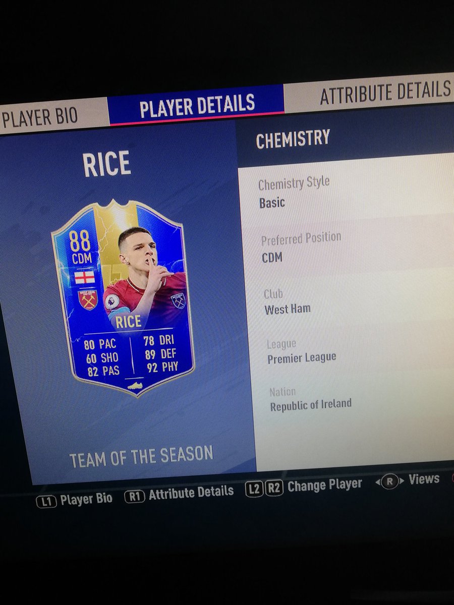Brian_OR97's tweet photo. @MattHDGamer 
#FifaMyths
Declan Rice' tots shows that he is from Rep.Of Ireland but he has the English Flag. https://t.co/MhJOXYoNWj