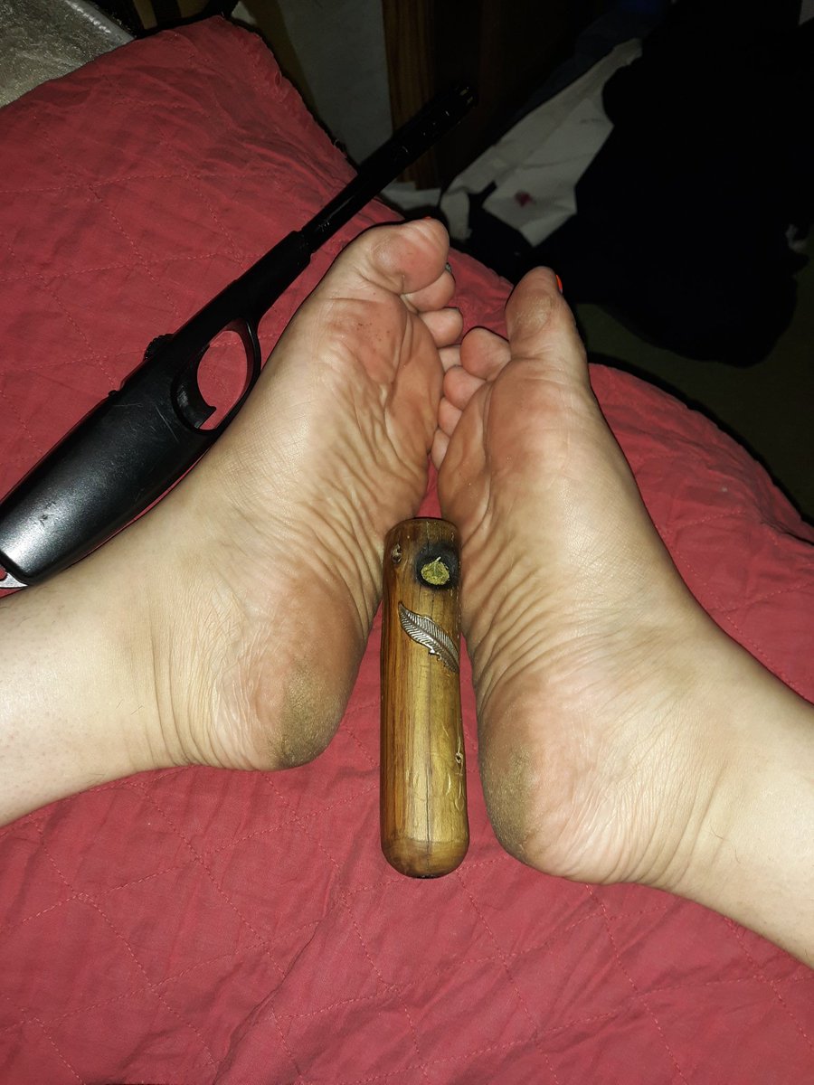 ToesTexas's tweet photo. Part of my daily routine. What habits do you guys have? #prettytoes #feet #feetporn #footfetishnation #footfetishcommunity #footfetishgroup #prettyfeetgang #soles #solefetish #solefetishnation #prettysoles #sexysoles #wrinkledsoles #scrunchedtoes #scrunchedsoles #420babe https://t.co/iFTttRIJeI