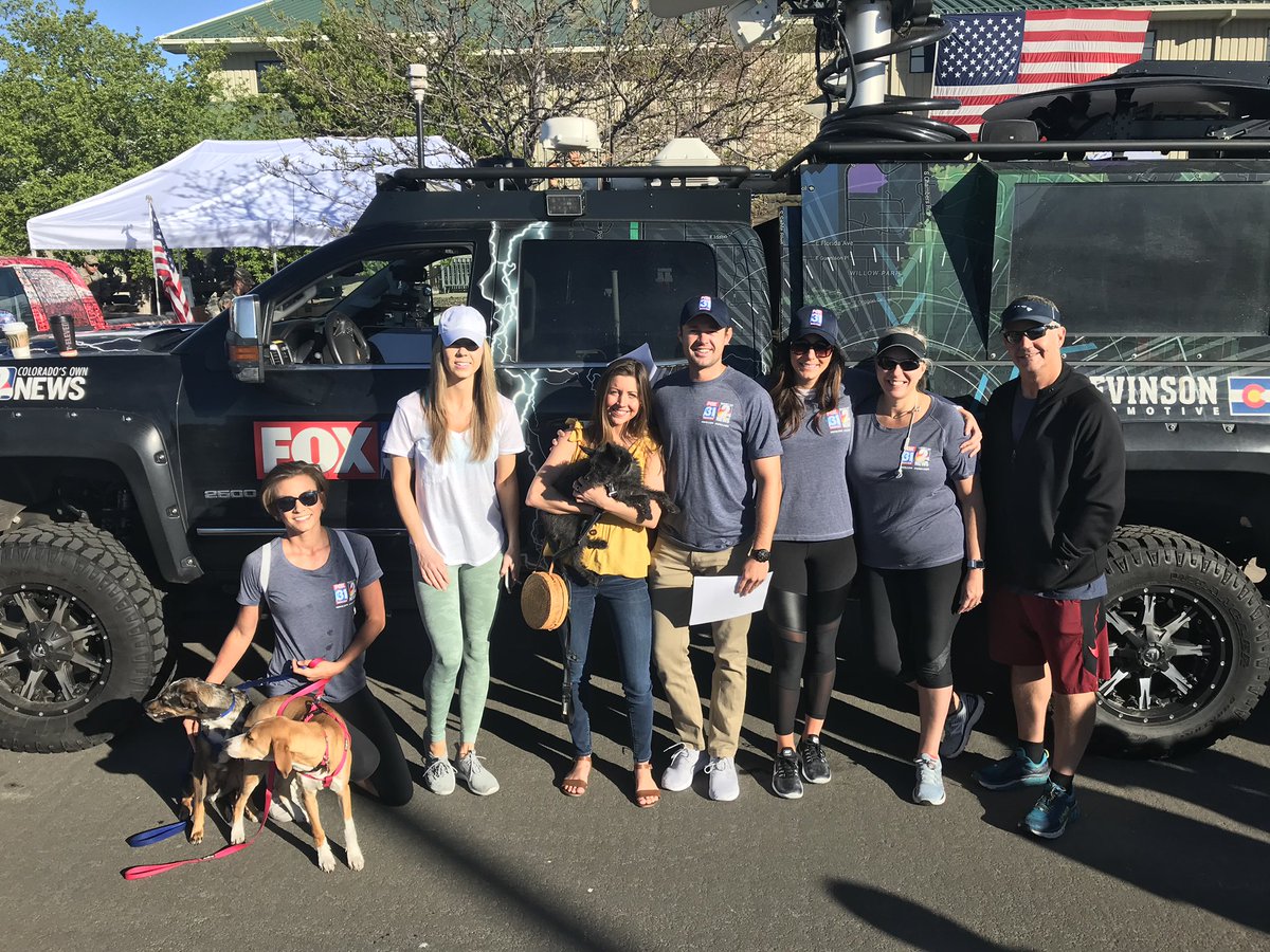 SamBoik's tweet photo. Started this #MemorialDay weekend by marching a 10K (with the pups in tow) along with my #FOXfam @KDVR to help @COVetsProject &amp; in memory of those who have served &amp; sacrificed 🇺🇸🦅 #memorialdaymarch #kdvr https://t.co/8HJQlZrgNI