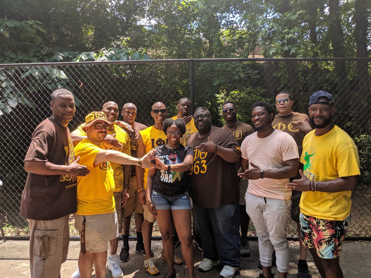 atlgradiotas's tweet photo. We had a fantastic time with the ladies of Iota Sweethearts Incorporated serving the families of Solomon's Temple. OW! OW! #IotaPhiTheta #IPT1963 #AtlGradIotas #DivineNine #NPHC https://t.co/HJgaxs8ELT