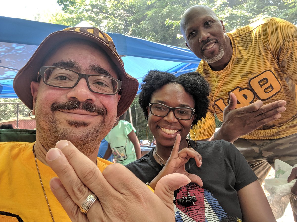 atlgradiotas's tweet photo. We had a fantastic time with the ladies of Iota Sweethearts Incorporated serving the families of Solomon's Temple. OW! OW! #IotaPhiTheta #IPT1963 #AtlGradIotas #DivineNine #NPHC https://t.co/HJgaxs8ELT