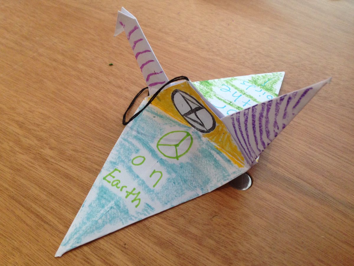 ChloeSwinton_'s tweet image. Wonderful #MessengerBirds workshop today at the XRT Festival in aid of @ExtinctionR. Love sharing my passion for making origami birds with others, especially when they are for a good cause. #extinctionrebellion #norwich @NorwichXr @UEAXR #climateemergency #1000PeaceBirds