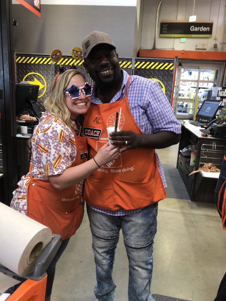 Jessica71110101's tweet photo. Showing our associates love on this Memorial Day weekend. Water (wurder)ice and🥨🥨🥨   #TheRealSouthPhilly #hd4101 #MemorialDayWeekend https://t.co/U5s7KKPozH