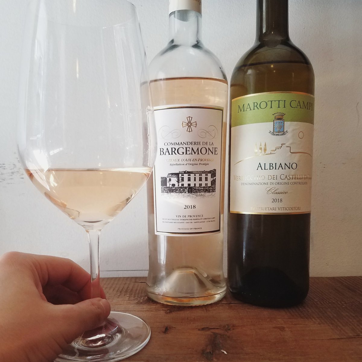 SipFineWines's tweet photo. Today's tasting: crisp Italian white + a Provence rosé that'll transport you to a Van Gogh landscape 🥂🌸 5-8 pm @RegalWineImport
#verdicchio #provencerose #sipsips #siptastings #theotherfifth #parkslope #barclayscenter #teamsip #sipster #bargemonerose #marotticampiwine https://t.co/44OKFrf504