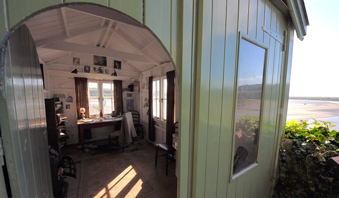 Looking forward to visiting the <a href="/DTBoathouse/">DylanThomasBoathouse</a> for the first time in July