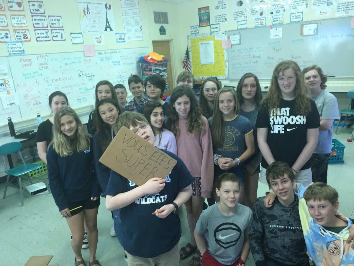 Inspired by <a href="/vousetessuper/">Vous êtes Super</a> and @heather_sherrow 's Soy Yo unit, students use adjectives to spread messages of kindness en français to lower grades. 400 lockers posted. #langchat