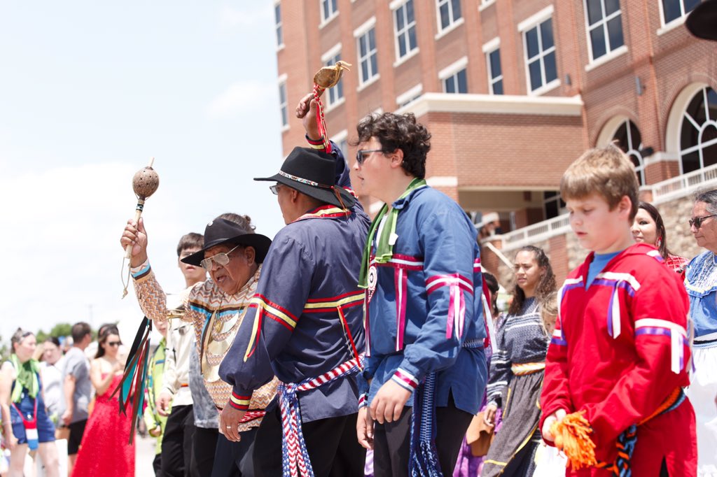 ChickasawNation's tweet photo. Dancing continues at the Artesian Arts Festival. #ARTesianFest https://t.co/hPR66VBNcA