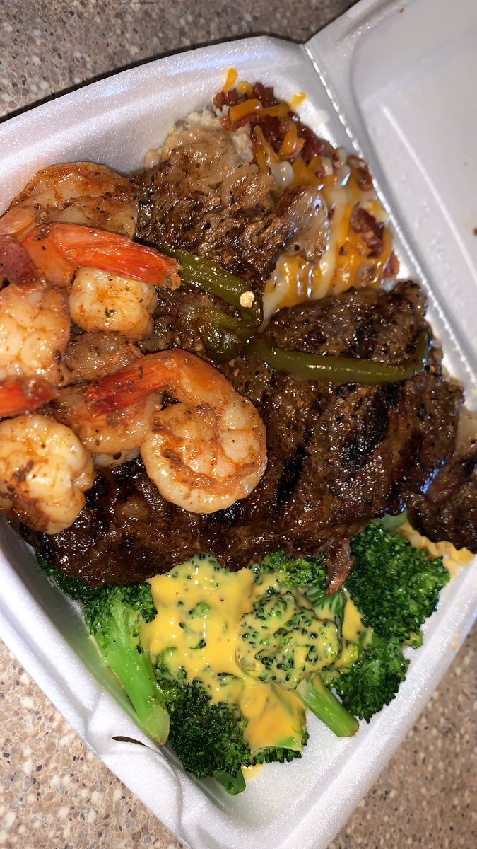 jayytherealtor's tweet photo. Steak, Shrimp
Crawfish Mac &amp; Cheese, Loaded Mash, Broccoli and Cheese 🔥 https://t.co/7xF3eFbFZA