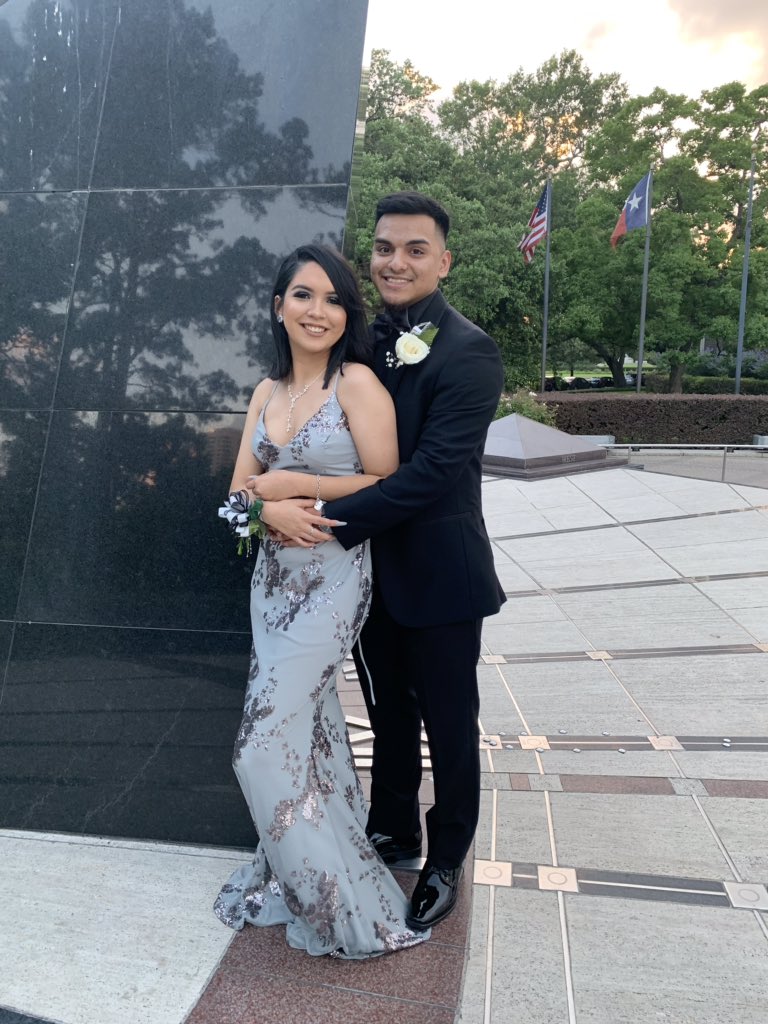 _Omaarr10's tweet photo. She’s a BEAUTY🥰👸🏻 #Prom https://t.co/ct1C1r68Yy