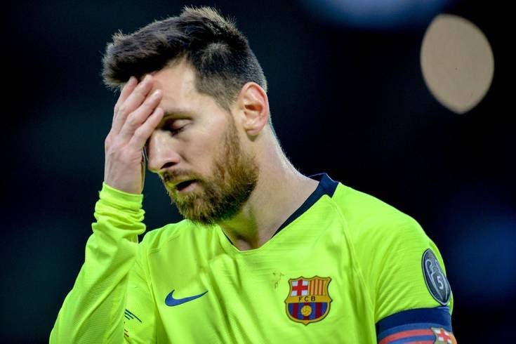 UgwunnaEjikem's tweet photo. Give him Eibar or Huesca in the last game of a wrapped up league and he'll score 6 in two minutes.

Give him Roma, Valencia or Liverpool in a cup semifinal or final and watch him bottle it as usual.

Goat my foot.
Professional bottler.
Soccer Fraudster.
#BARVAL https://t.co/owiy3YauVo