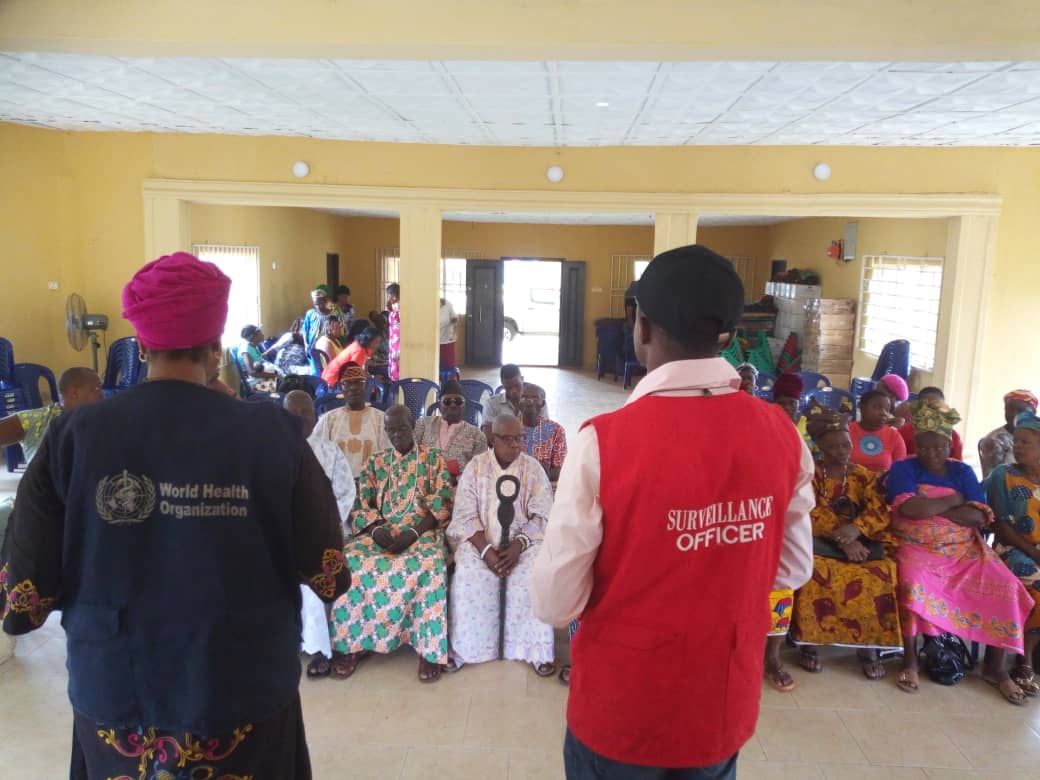 At the sensitization meeting of Community Leaders and TBAs in Egor LGA on their roles in #RoutineImmunization & #Diseasesurveillance The LGA Chairman  Hon. Ogbemudia Eghe, supported by Team and @WHO used the opportunity to emphasize  on lassa fever prevention to Participants.