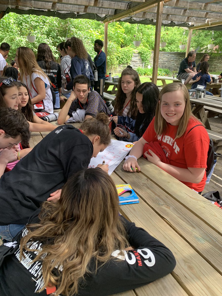 MHSMinistry's tweet photo. Marist students all working together in a Esopus #mymc19 https://t.co/6HCIHQNGg2