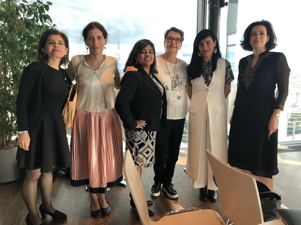 CristinaAlbert4's tweet photo. CrimeCommission 2019 great opportunity2meet colleagues, partners, activists. Civil society gets stronger working on resilience &amp;organized crime @UNODC_ROMENA @GI_TOC @RanisVoice @JWrabetz @siriagastelum @tariqsonnan @BouhabibMirna @SaraBentefrit @RadwaAmmar9 https://t.co/UI3uBmjUEr