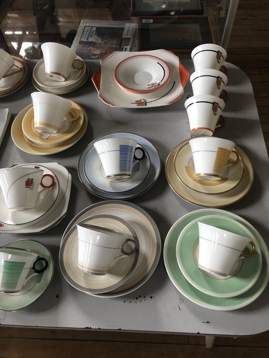 WM_Antiques's tweet photo. Stunning collection of Shelley consigned for our next Decades of Design Auction. #Artdeco #Shelley #decadesofdesign https://t.co/SsKEwTsAif