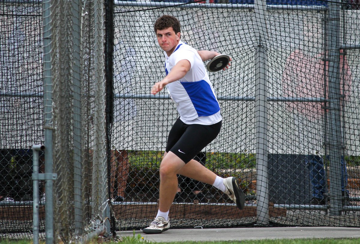 Wahitrack's tweet photo. State champion, Patrick Utschinski wins the boys discus with a toss of 180-01 https://t.co/0k5aGGNUpe