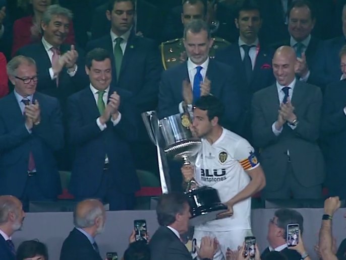 JorgeAnton_'s tweet photo. El jugador que más ilusión me ha hecho ver en La Romareda. El capitán que siempre querría tener. No hay nadie que se merezca este título más que él. Pobres los que le criticaban. https://t.co/BEt8Jn1aQx