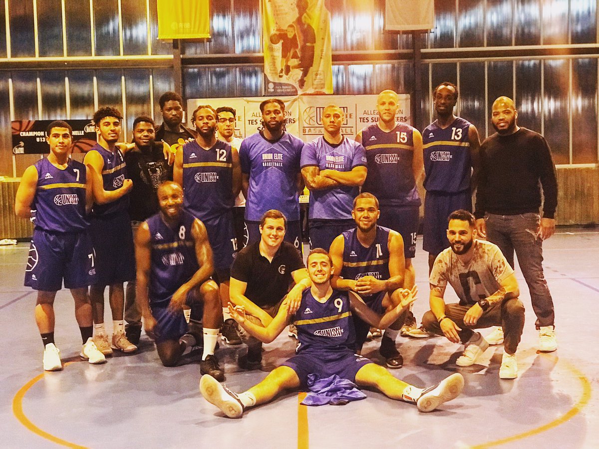 Ça y est Nous y sommes! Après nos seniors Féminine, c’est au tour de nos seniors Masculin, qui évolueront la saison prochaine en Région 🏀🏀 un grand bravo aux joueurs mais aussi aux coachs pour votre investissement ! 🏀🏀🏀