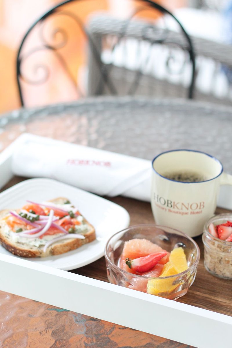 HobKnobMV's tweet photo. What's your favorite way to start the day on vacation? #MarthasVineyard #TabletHotels #Edgartown #BedandBreakfast https://t.co/c7618Jdbjt