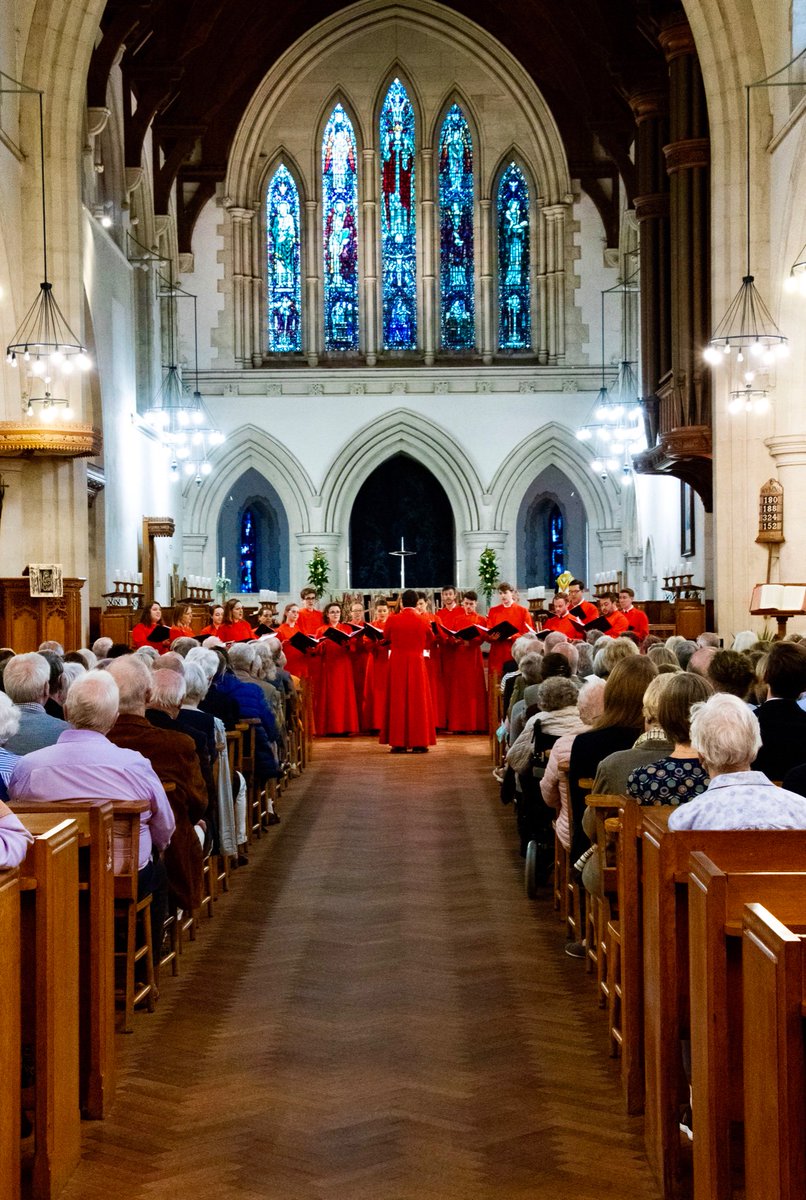 stmaryswansea's tweet photo. Photos from this evening’s excellent concert of Choral Classics performed by the choir of St Martin-in-the-Fields, Trafalgar Square https://t.co/MtVuujlsWZ