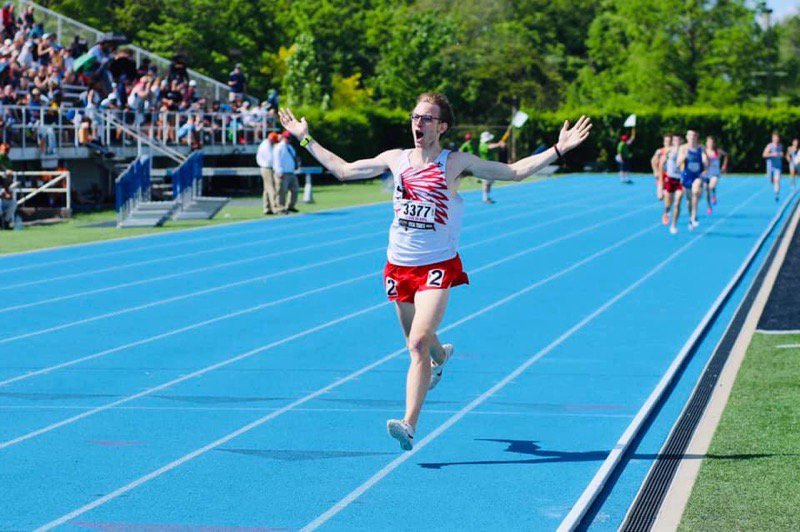 👏 Congrats to Andrew O'Keefe on winning the Illinois Class 3A State Championship in the 1,600-meter run with a time of 4:13.5. #gcpride