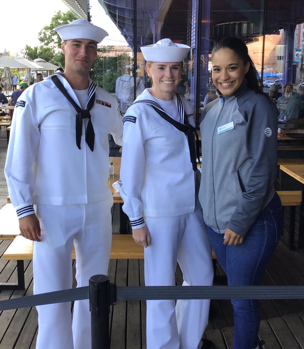 Bo926O's tweet photo. Showing appreciation to our active U.S navy @fgarciaNYC @Ale_ValdezNYC https://t.co/FOLVoF5Pf1