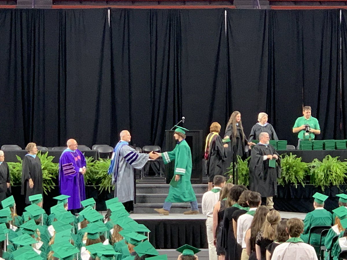 ProjectGO_SDPC's tweet photo. Class of 2019 certainly left their mark on @ProjectGO_SDPC! We are so proud to be a part of your journey, graduates!🎓 #ProjectGrads #missionaccomplished #proudstaff (pt 1) https://t.co/LfZjrrFbiV