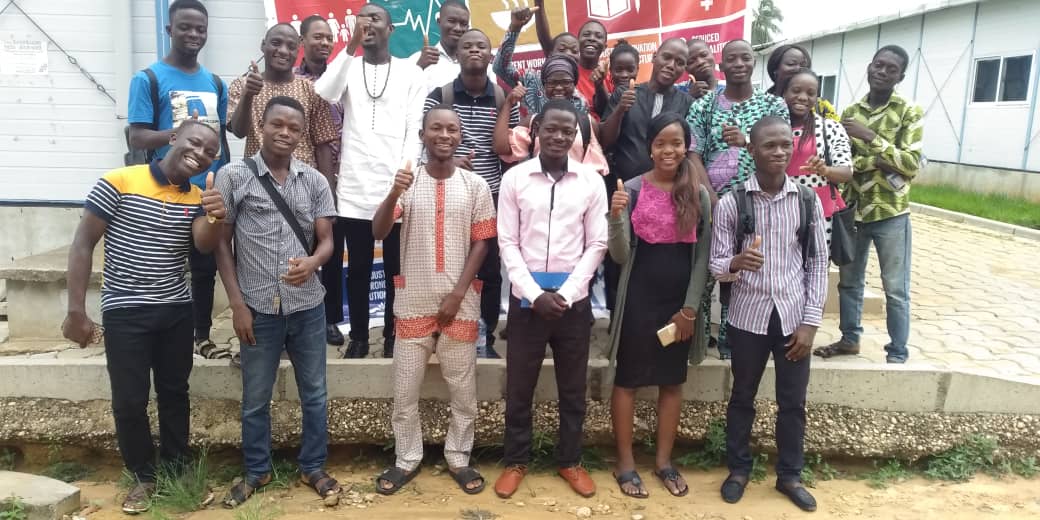 tonakpa_ulrich's tweet photo. Les métiers du web une solution pour le manque d'emploi des jeunes

C'est le thème de la communication que j'ai eu du plaisir à donner ce matin devant un parterre de jeunes très engagés.
Une belle expérience 😊

Je remercie IMDID Bénin de m'avoir invité. 
#Richul 
#IMDIDBENIN https://t.co/G5DpGfimze