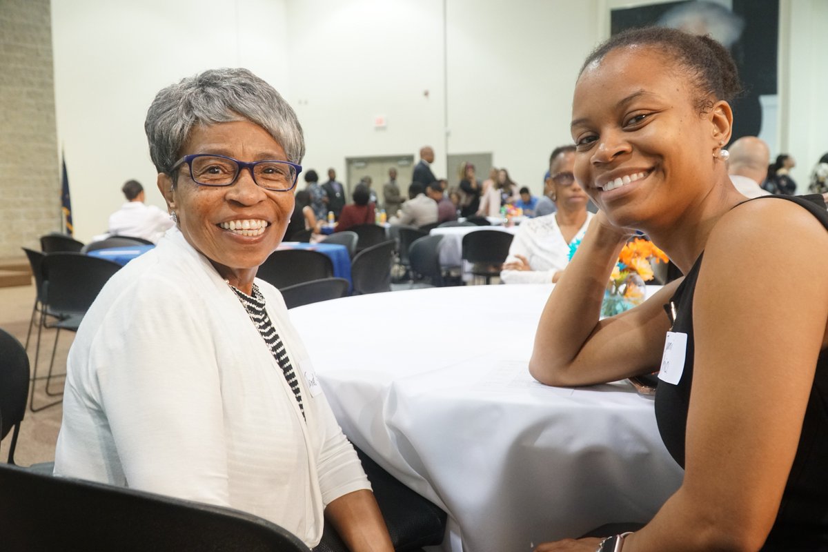 TevinStuddard's tweet photo. @indychapter_ibe honored a passionate educator from @TindleySchools @_MissEDUcation_ 

Miss Price aspires to meet every scholar where they are in order to support them to reach their potential 

@eekiyor she'll be at the next ICIBE meeting https://t.co/T4XJMDxu1R