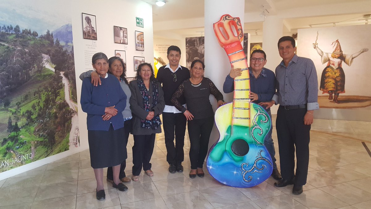museodlcarnaval's tweet photo. #GuarandaEsTurismo
#MuseoDelCarnaval
 
Vamos todos a cantar
Este lindo carnaval,
Con tambores y palmadas
Bailaremos sin cesar.

Que bonito es carnaval..!!!
💦🎭🥁🎷🎺📯

Gracias por su visita. @GADGuaranda @Cultura_Ec @TurismoEc @ViajaPrimeroEC @informateypunto https://t.co/TvvhB4Sgst