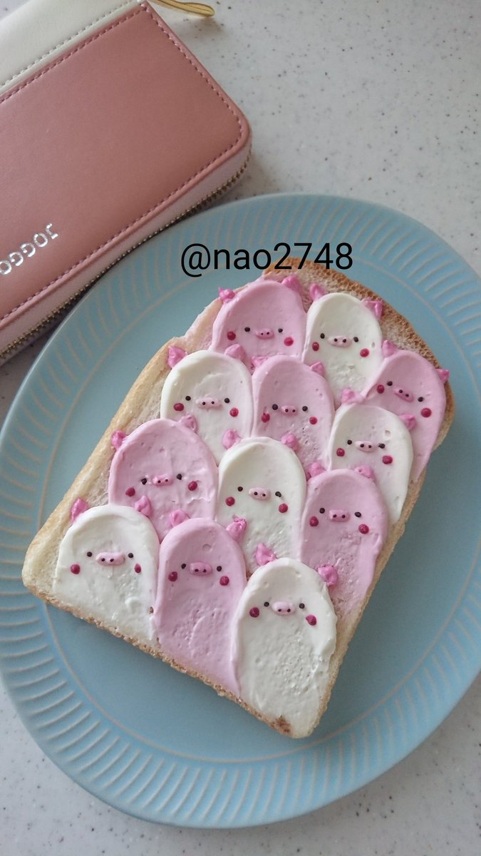 Nao V Twitter Piggy Shaped Cream Cheese Toastブタさんのクリームチーズ トーストを作りました ビーツでピンクに着色しました ハチミツ入りで チーズケーキみたいな味です お腹ぺコリン部 お菓子作りが好きな人と繋がりたい T Co Wlkzjcxvua