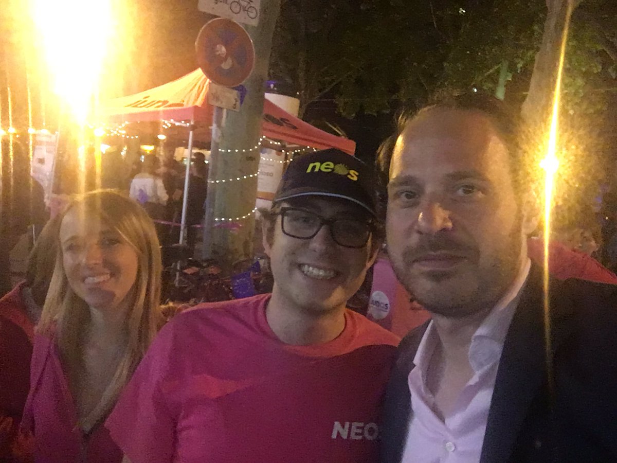 Mit den <a href="/junos_at/">JUNOS</a> beim wirklichen Wahlkampfabschluss am Schwedenplatz - cc <a href="/PeterBerry91/">Peter Berry</a> und <a href="/ines_holzegger/">Ines Holzegger</a>
