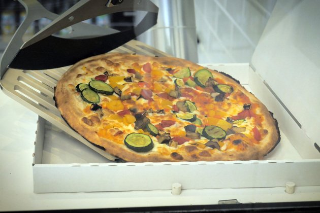 numerique64's tweet photo. Vous pourrez bientôt commander votre pizza avec @Google .
https://t.co/WvCVnpk14c https://t.co/YQEFzxfBGC