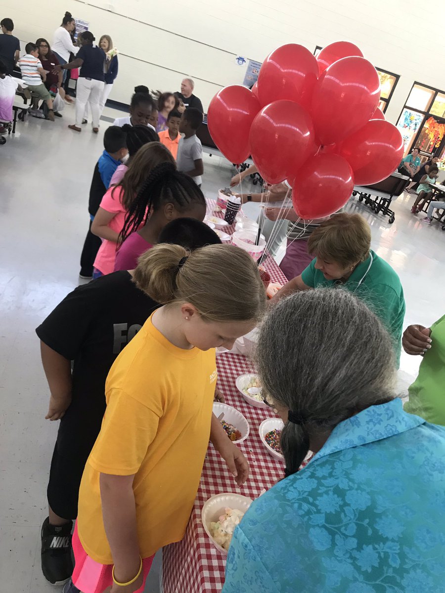coppolasav's tweet photo. Last day fun! #icecreamparty @rjburches #coppolascrew https://t.co/sY8sWY0iaD