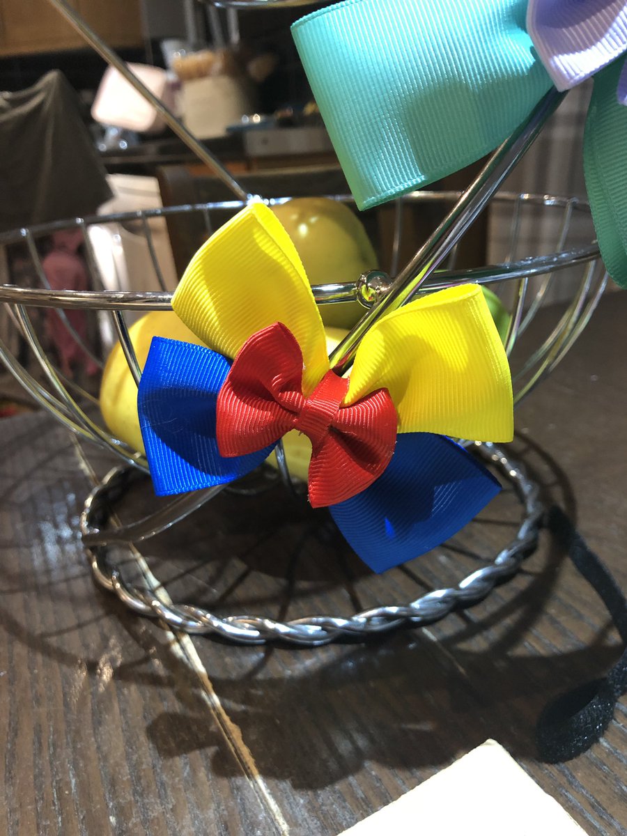 Jemjem826's tweet photo. Disney bows, #371days #DisneylandParis #Disney #disneybow #SnowWhite #Ariel #littlemermaid https://t.co/8slt3lt1dA