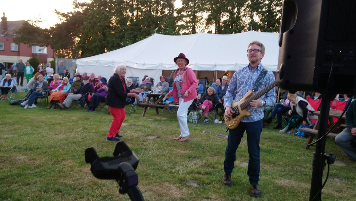 DudlowJoe's tweet photo. Had great fun playing at the Stumble Fest, thanks to the fantastic Ben Waters, at the Red Lion at Winfrith. https://t.co/iA53nzu6Cv