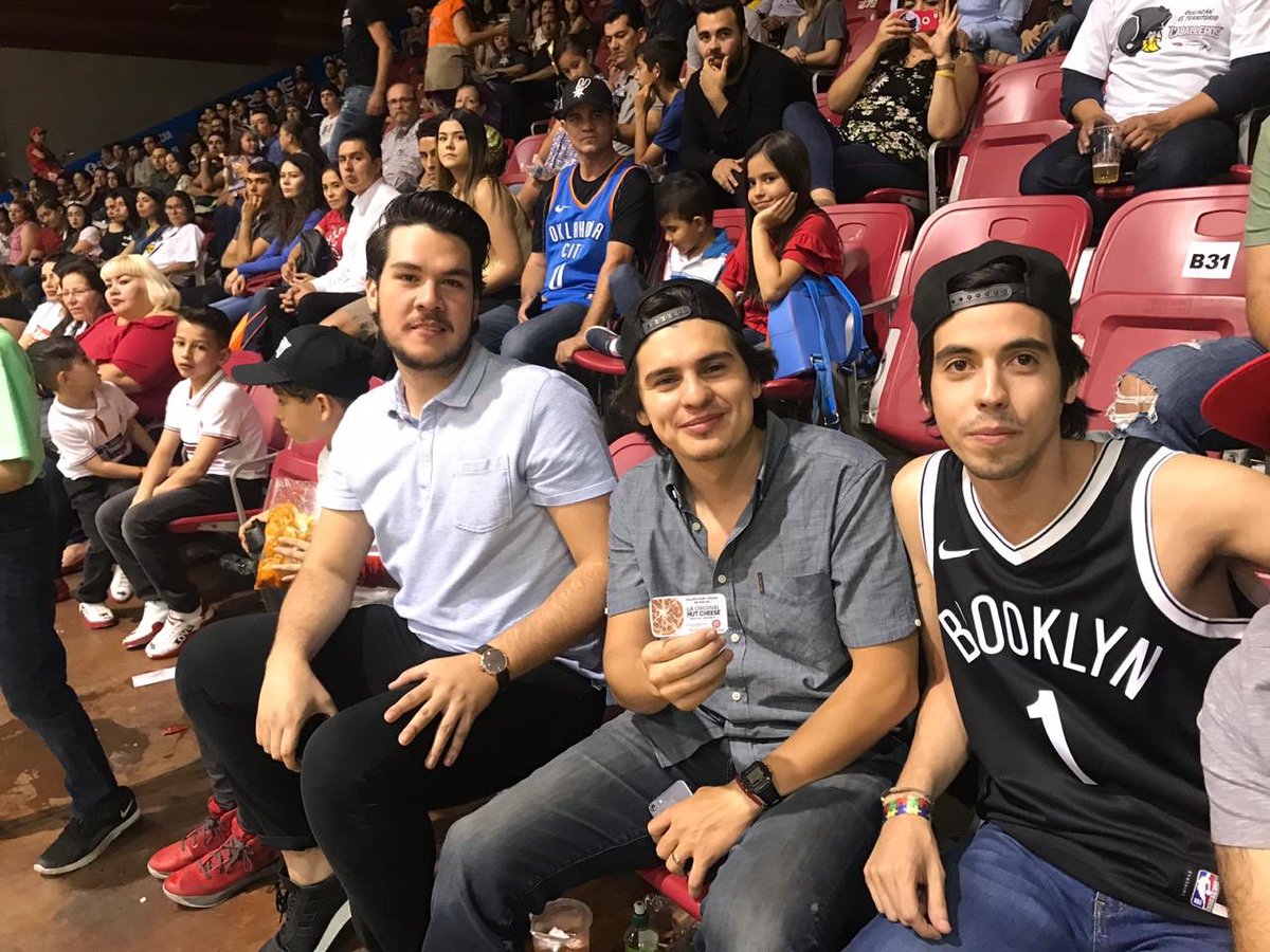 caballeroscln's tweet photo. ¡SORPRESAS Y REGALOS PARA LA AFICIÓN! 🏀🛡⚔️🍕
Sigue a nuestros amigos del #PromotionTeam de @PizzaHut_Mexico y llévate muchos premios durante los juegos como local de Caballeros de Culiacán...
@CIBACOPAdp
#JaladosCuliacán #VivaElBasket https://t.co/62xAx7jCVI