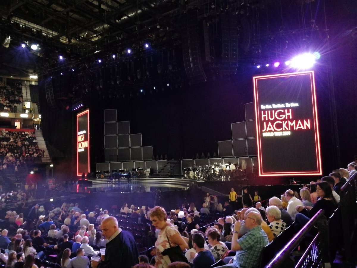 dani_sidderley's tweet photo. Absolutely incredible night!! @MarcoSid16 suprised me with tickets to see @RealHughJackman #TheManTheMusicTheShow as a late wedding anniversary present❤️ He made me think we were off to play crazy golf... 🙈😂 #bestsuprise #besthusbandever #Manchester #TheGreatestShowman 💃💃 https://t.co/XPuiI7qRn1