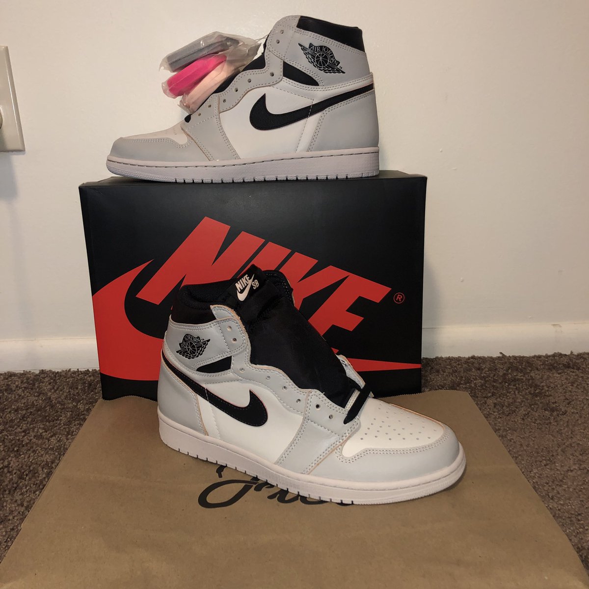 ColePopp's tweet photo. AIR JORDAN 1 HIGH OG DEFIANT LIGHTBONE /BLACK-CRIMSON TINT dm for details https://t.co/rFU97wr6D8