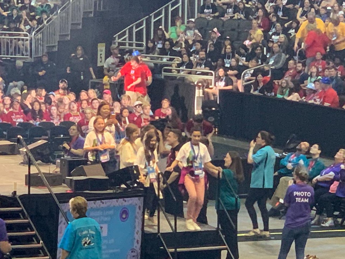 DIGuate's tweet photo. 1st Place in Instant Challenge in Elementary Service Project Outreach Challenge at #GlobalFinals2019...Team 🇬🇹Guatemala’s🇬🇹 VANN Stars!!!  We’re THRILLED for you! https://t.co/eyZLUznFNZ