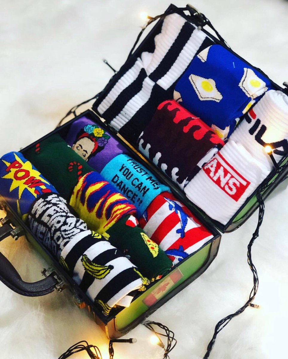 TheSoxLab's tweet photo. Dağıtacağız, tanışacağız demiştik 🙌🏻 
THE SOXLAB GURURLA SUNAR 🔊
200 farklı modelden Seçeceğiniz tam 15 çift ÖZEL RETRO BAVULDA SİZİN OLUYOR ❤️
RT'LE, mentiona ilk aklına gelen ifadeyi bırak çekilşe katıl 😍
Bonus !! ig: soxlab hesabımızdan diğer çekilişe de katıl şanşını arttır https://t.co/YAxyjcqUAE