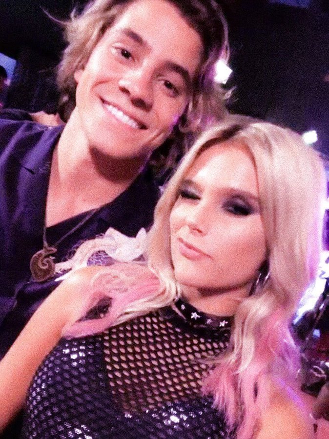 VaaLuuZenere's tweet photo. Con un amigo 😁😉 @AndreLamogliaB https://t.co/jrOOD6qOej