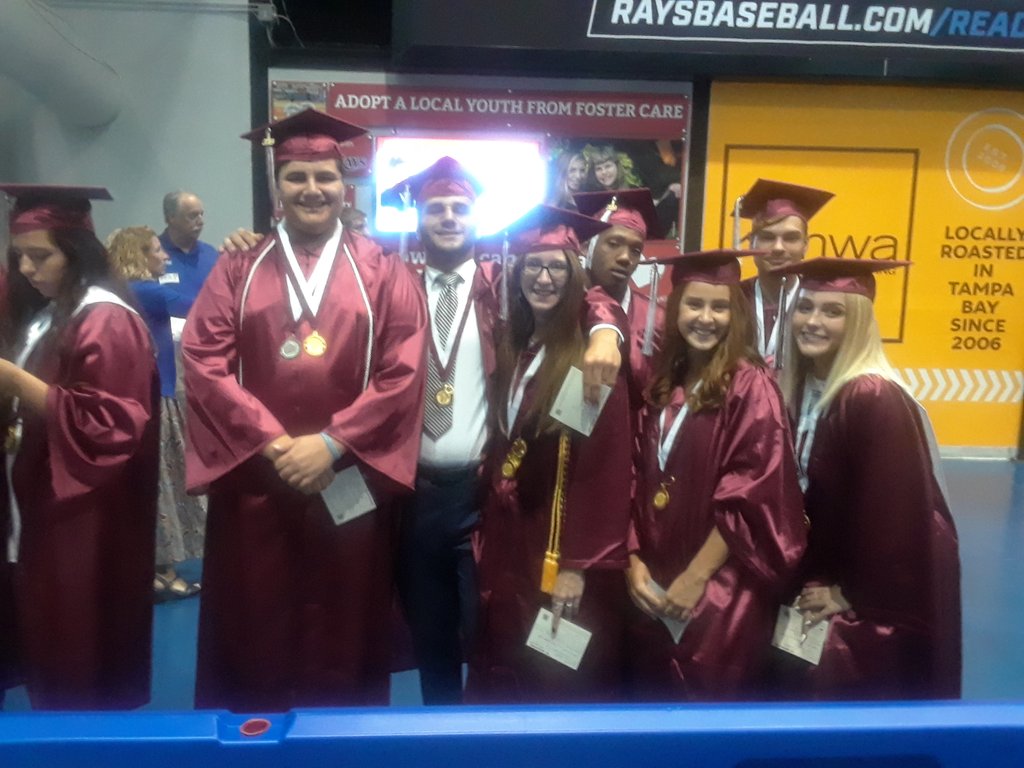 my_pcs's tweet photo. #TarponSpringsHigh #Classof2019 #pcsgrads https://t.co/EpwdxgLqsb