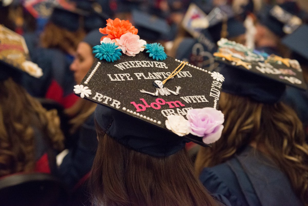 MorelloMikayla's tweet image. Beautiful grad caps... not sure who is wearing them

#MCCgrad  @middlesex_cc 

David Rando Photography
3/?