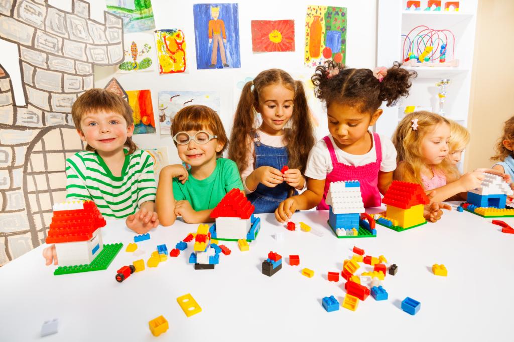 ScholasticEdu's tweet photo. “If we know that children learn through play, then kindergarten and first grade classrooms should include elements of play that are guided by the teacher.” https://t.co/2iHmrCevxi @ShellySchaub #ResponsiveLiteracy https://t.co/Au7Ry5A20t