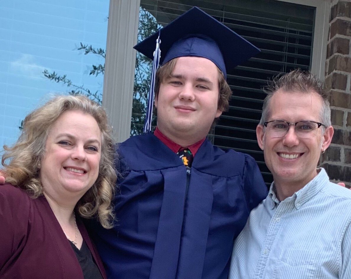 MrHarbula's tweet photo. Congrats, Zak!  From paws to claws. 😊 #lisdgraduations #untbound https://t.co/ZwjSxADpvO