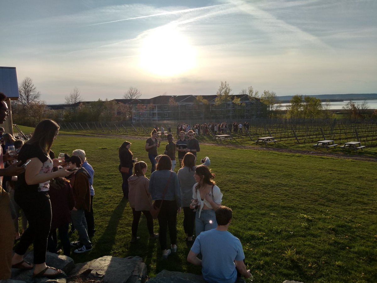 LeitchLab's tweet photo. Chemists + winery = #ScienceAtlantic #ChemCon2019 https://t.co/MjyyVazZ99