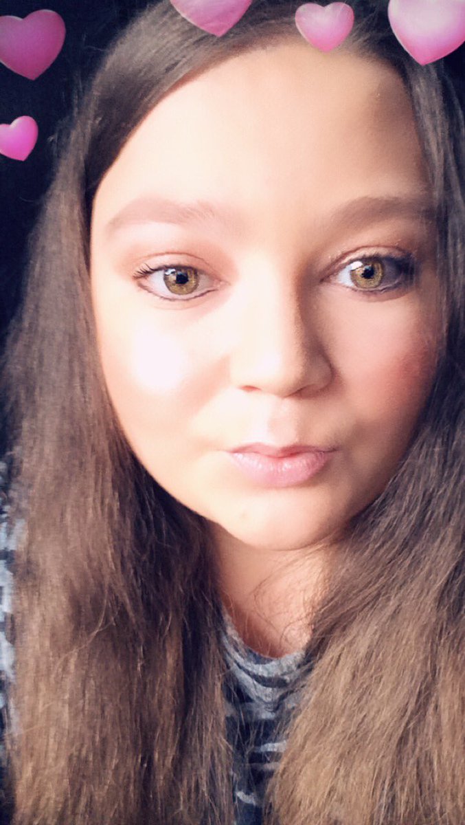 LuciousSpirit's tweet image. ||  yes I’m coming 22 with a face of a baby 😂😂🤭💕  one of my only rare pics that’s almost bare faced without make up , but writer reveal lol .