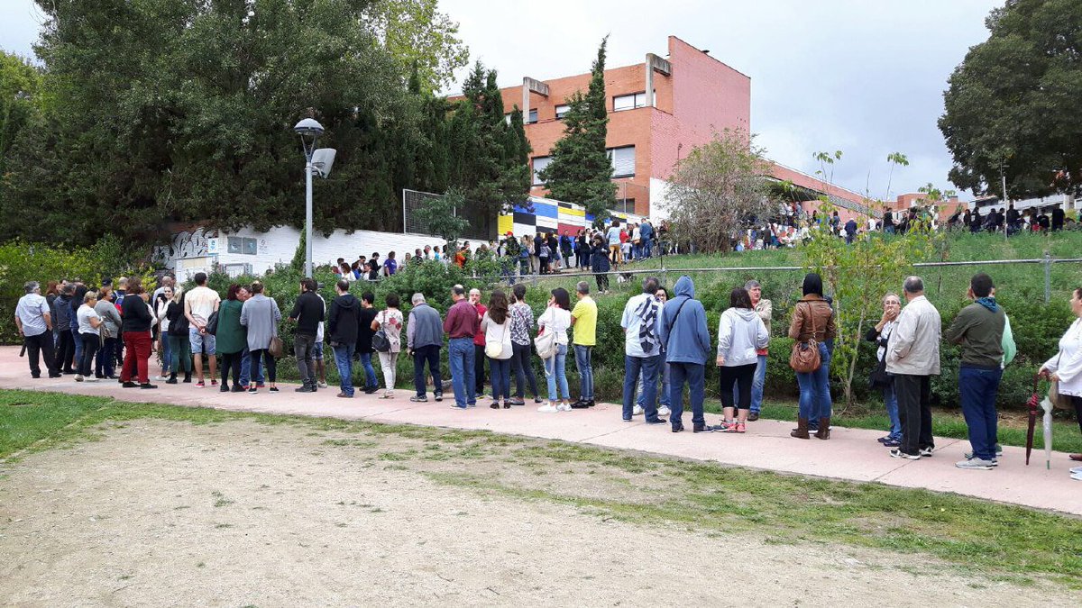 MontornesxRep's tweet photo. QUE CAP DELS 2477 Sís DE L’1 D’OCTUBRE ES QUEDI A CASA AVUI
Si vols empènyer per implementar el mandat de l’1 d’octubre des de l’ajuntament de #Montornès, i ser protagonista de la nova forma de fer política municipal, Montornès per la República @PrimariesCat es qui et representa https://t.co/jrGyTEul3c